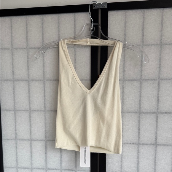 Eterne Tops - NWT Eterne halter top in cream